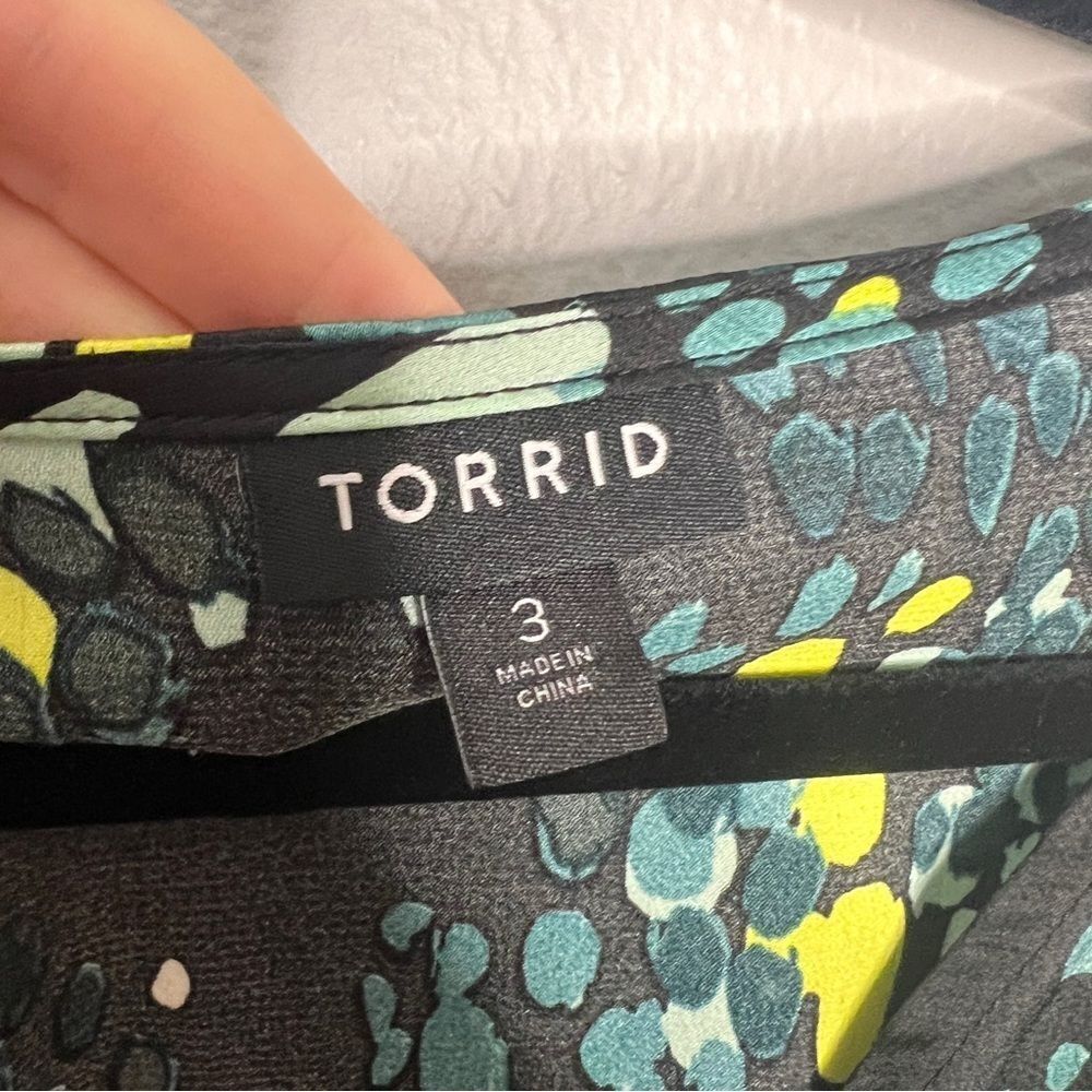 Torrid Midi Bubble Charm Flutter Sleeve Wrap Dres… - image 8